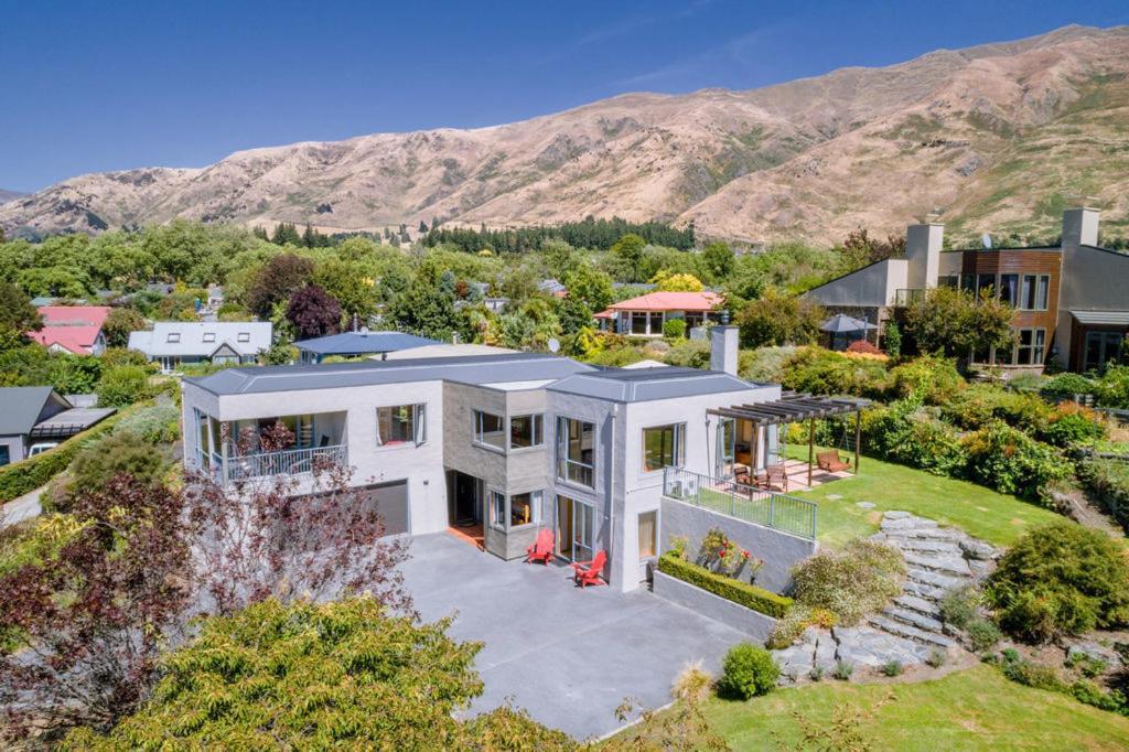 Sargood Splendour - Wanaka Holiday Home Dış mekan fotoğraf